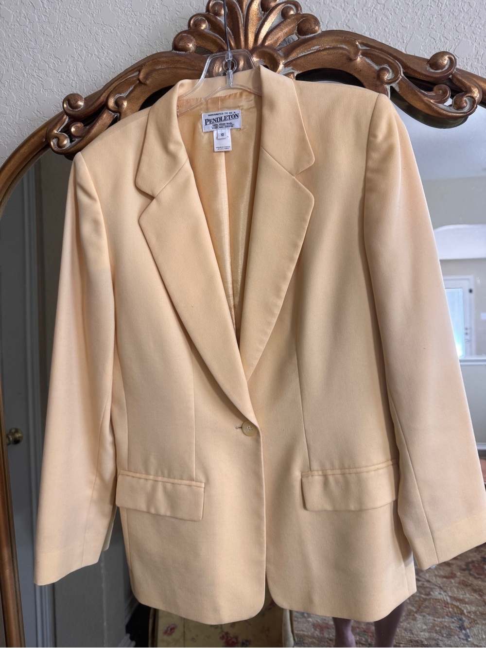 Vintage  Pendleton butter yellow women's blazer 100% Virgin Wool size 10